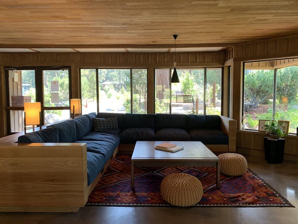 Hotel Station House South Tahoe, By Oliver South Lake Tahoe